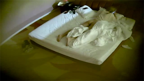 高清监控偷窥初体验:上帝视角下的秘密激情现场